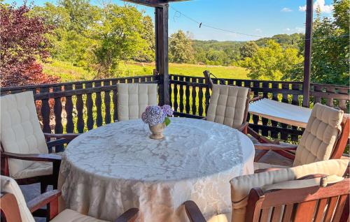 Stunning Home In Banovina