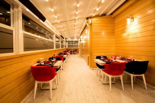 Endglory Hotel - image 6