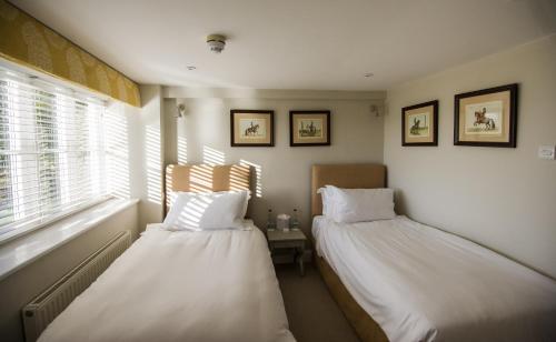 Cowdray Lodge - image 12