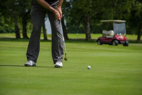 Cowdray Lodge - image 6