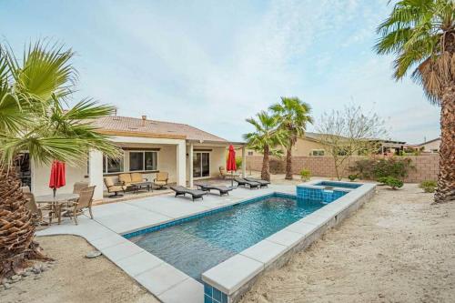 3BR Palm Desert Home | Private Saltwater Pool & Spa in Shadow Ridge