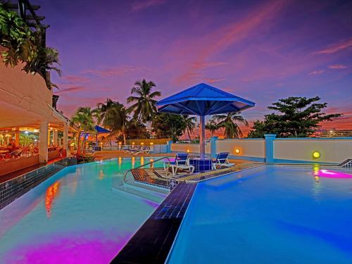 Bể bơi, The Atrium Beach Resort and Spa Sint Maarten, an Ascend Collection Hotel in Vịnh Simpson