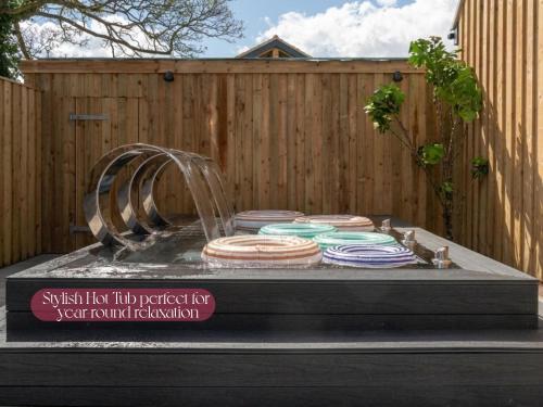 Gorgeous Stylish Home Near Longleat and Bath with Private Heated Pool and Sauna in Chapmanslade
