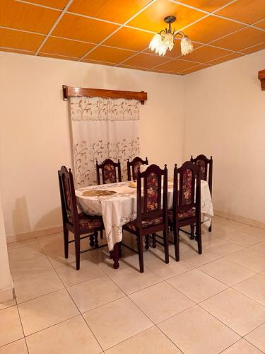 Comfortable 3-bedroom, 1-kitchen cottage in Volcán