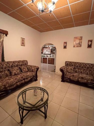 Comfortable 3-bedroom, 1-kitchen cottage in Volcán