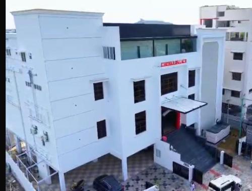 Chozha Palace Premium Rooms Ac in Perambalur