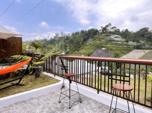 Zatura Dome Glamping in Cisarua