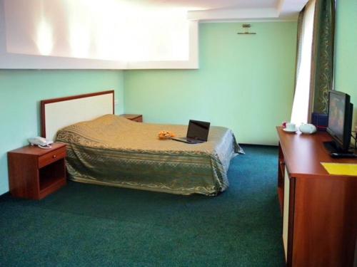 1 queen bed
