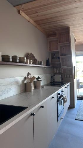 Micro-cabin in Røyksundskanalen in Mosterhamn