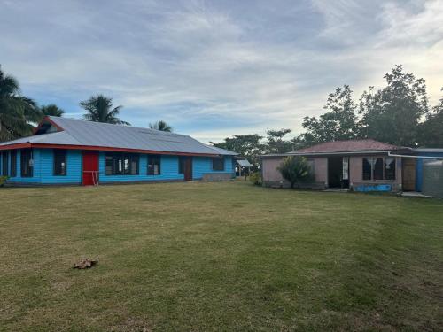 Family retreat oasis in Wayasewa Island