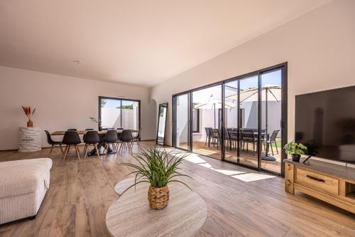 Удобства, Modern house, perfect for a relaxing stay! in Saint-Laurent-de-la-Prée