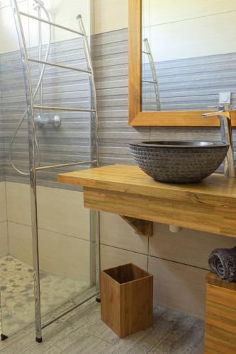 Vannas istaba, Appartement spacieux avec jardin et piscine à Lamentin, 97 m² (Appartement spacieux avec jardin et piscine a Lamentin, 97 m²) in Lamentin