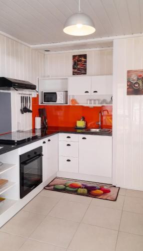 مطبخ, Bungalow charmant a Bouillante avec terrasse privee in Bouillante