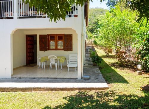 Charmant appartement à Sainte-Anne, 48 m², terrasse jardin - Location saisonnière - Sainte-Anne