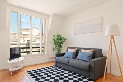 BnBNova - Eiffel Tower & Champ de Mars - Sleeps 4