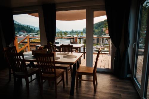 Lakeside Petzen Glamping in Feistritz ob Bleiburg