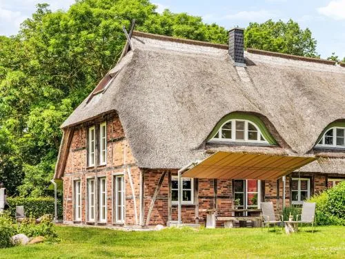 Holiday Home Reethaus Mertinat ''For Ten'' mit Meerblick by Interhome in Poel, Deutschland