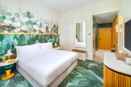 1 queen bed