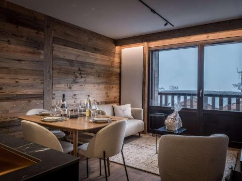 Appartement rénové, 4 pers, skis aux pieds, balcon, parking - FR-1-631-185