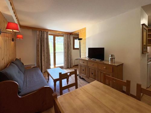 Appartement cosy avec WiFi gratuit, piscine chauffée, sauna, et accès direct aux pistes, Les Orres 1800. - FR-1-322-302