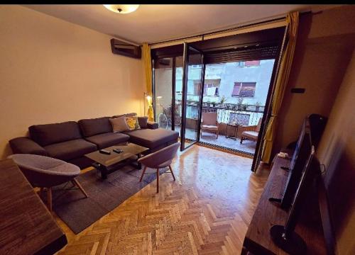 Bitef Skadarlija Free Private Parking 2 Terraces
