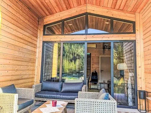 Holiday Home Tiny Haus Glockenalm-Villa Kunterbunt by Interhome in Aurach, Deutschland