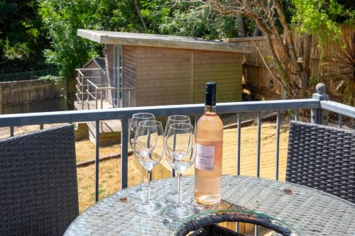 The Quarterdeck with river views in Cowes Medina