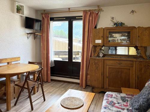 Studio skis aux pieds, 4 pers, balcon, commerces proches - FR-1-322-548