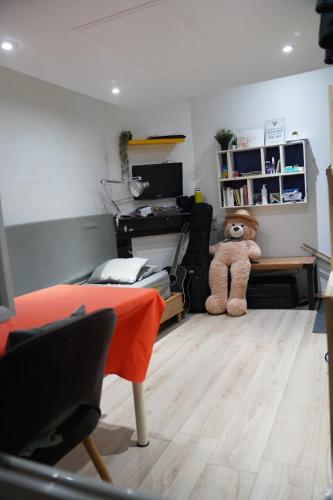 Cozy and practical studio near Belleville Park