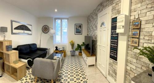 Appartement moderne proche thermes avec balcon et place de parking