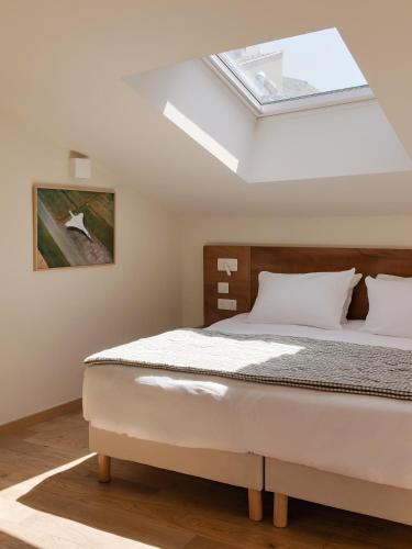 1 double bed, 1 twin bed