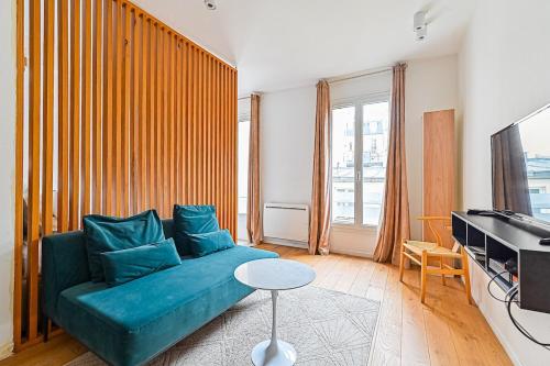 Studio champs elysée