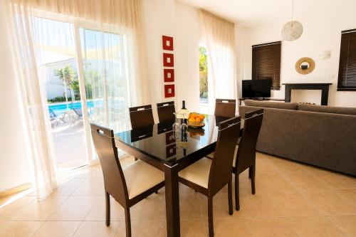 Villa Palm 3 in Neokhorio