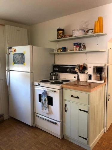 Iekārtas, 2 Bed Rustic Retreat at Bois Joli Beach in Beaubassin East (NB)