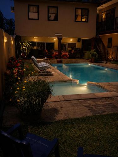 Esterno, Roc Heights in Bakau