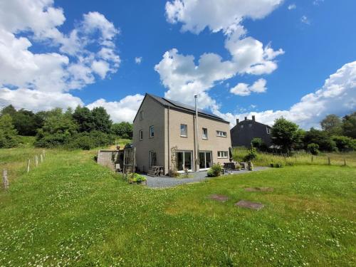 House close to Vielsalm with beautiful views gîte à louer Mont