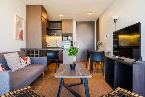 Chic 2BR2BA Haven in the Heart of Las Condes Oasis