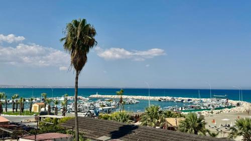 Sea View Suite in Makenzy in شاطئ كاستيلا