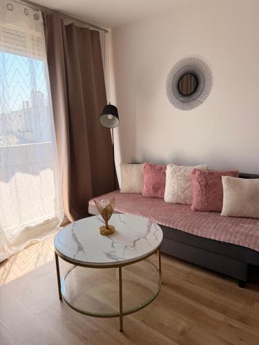 10 minutes walk from the beautiful Eiffel Tower