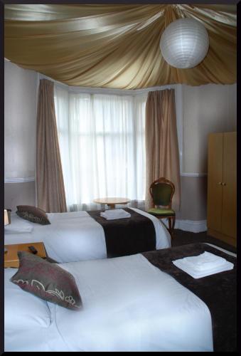 Hotel Vienna - image 2