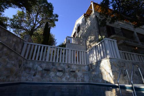 Létesítmények, Spectacular Beachfront Brac Villa 6 Bedrooms Villa Selca Violet in Selca