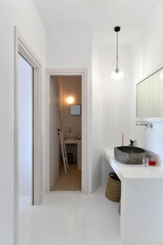 Luxury Paros Villa Villa Akaste Beautiful & Serene Glisidia - image 5