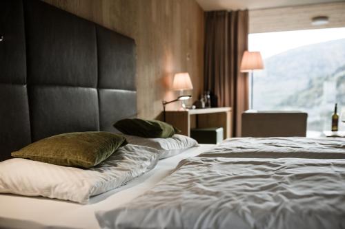 1 double bed