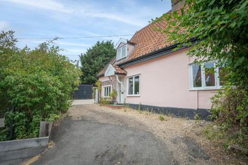 Church Cottage, Sweffling in Sweffling