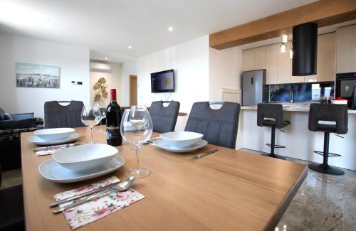 Villa MiraMar Istria & Private Retreat in Truske