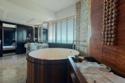 Bathroom, Ritz Lagoa da Anta Hotel & SPA in Maceio