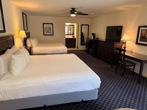 2 king beds
