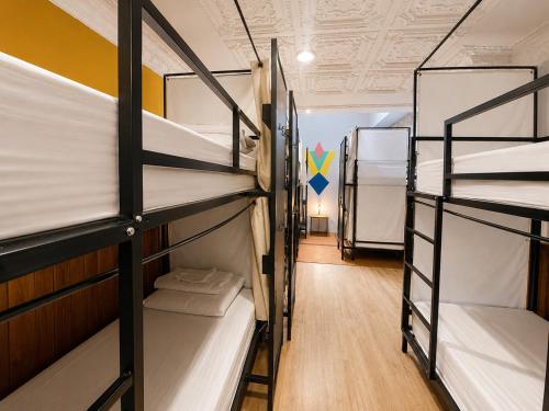 Cavi Rooms 210