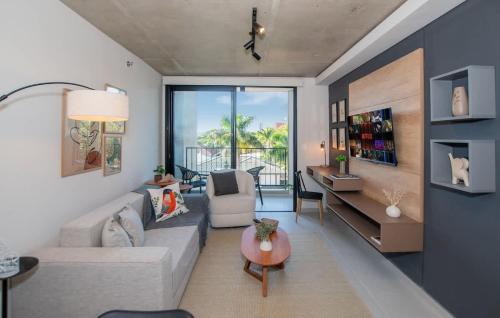 Apartment Near Malls with Pool Gym Cinema and WiFi