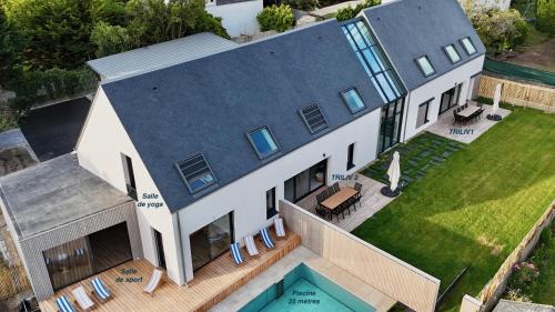Viesnīcas āriene, TRILIV 20 personnes - Piscine 25m Sauna Jacuzzi in Etel (Bretagne)